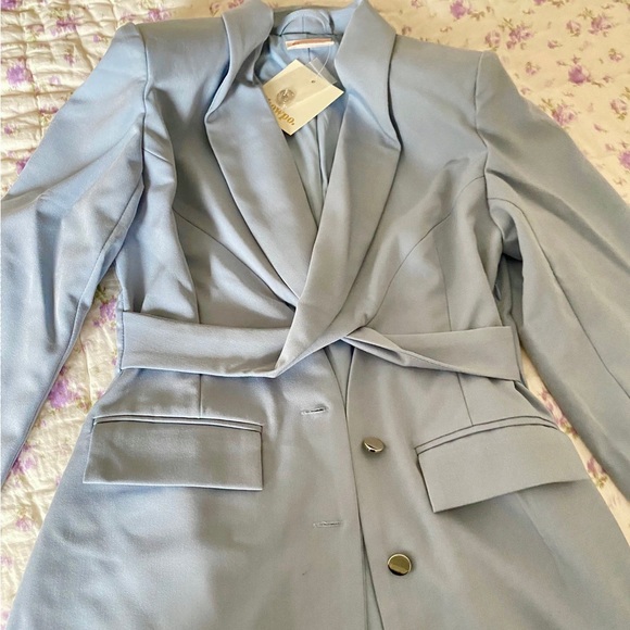 Showpo Blazer Dress - Shoulder pads - Picture 2 of 2